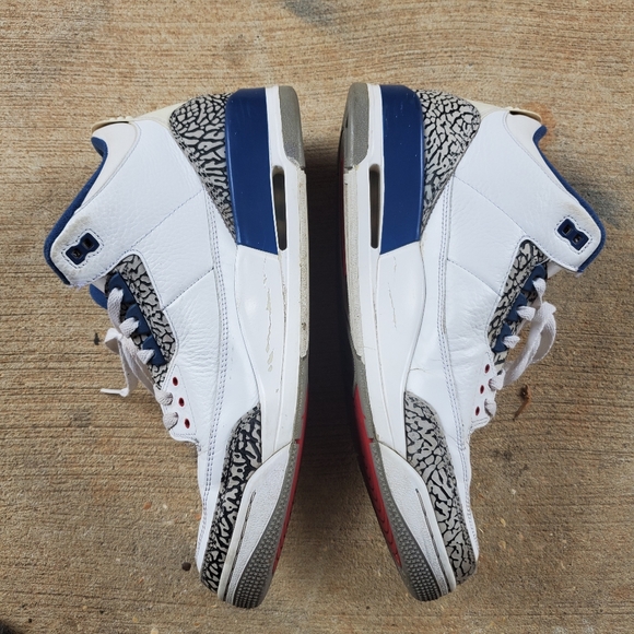 2011 Jordan 3 Retro 'True Blue' Sneakers - Picture 3 of 7